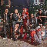 Cleo, Viki Gabor, Wac Toja - Czym chata bogata (feat. GOLEC UORKIESTRA & Donatan)
